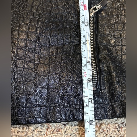 Bagatelle NYC Womens Small Cropped Faux Leather Reptile Skin Printed Moto Jacket - Picture 8 of 8